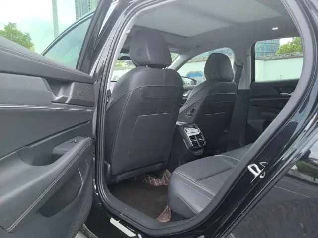 Volkswagen Passat — Фото автомобиля 7
