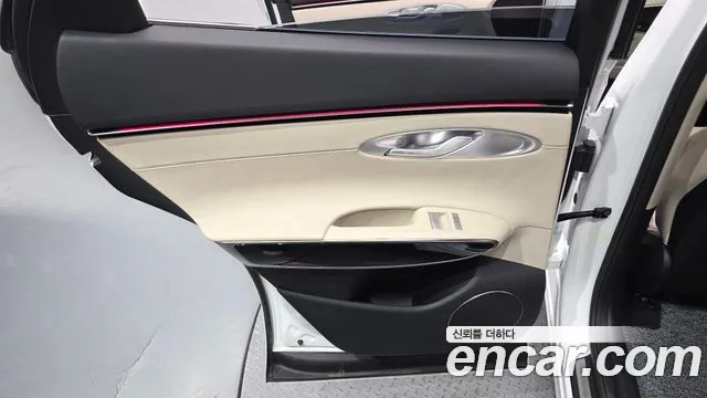 Genesis GV70 — Фото автомобиля 14