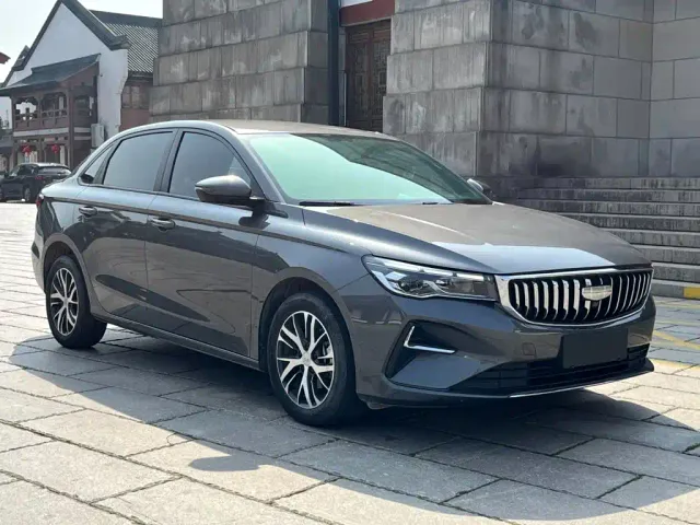 Geely Emgrand — Фото автомобиля 3