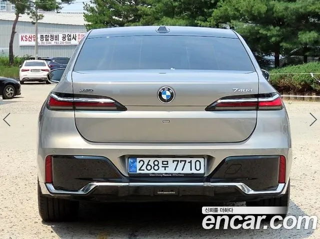 BMW 7-Series — Фото автомобиля 4