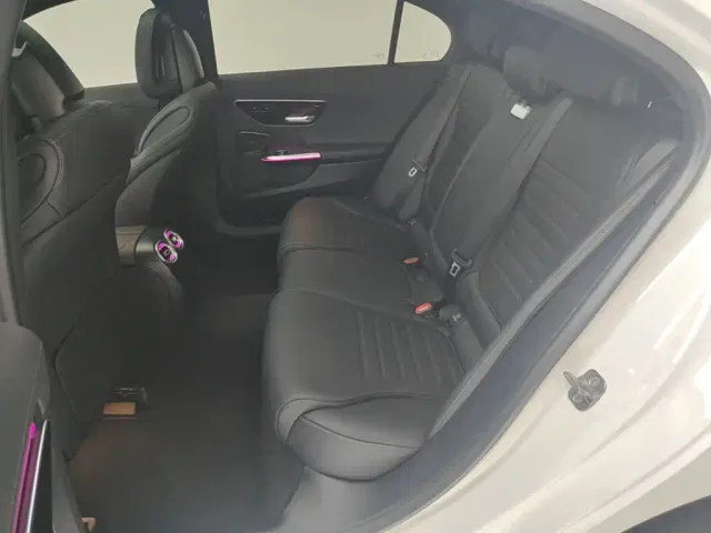 Mercedes-Benz C-Class — Фото автомобиля 16