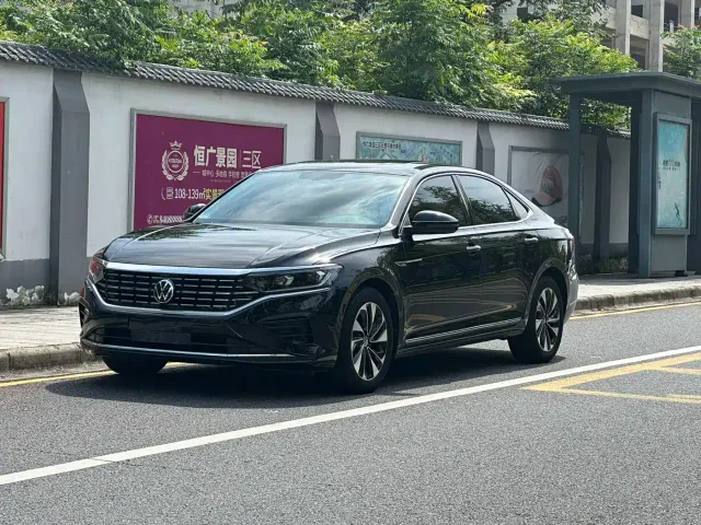 Volkswagen Passat — Фото автомобиля 2