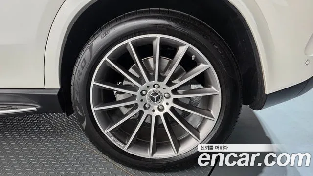 Mercedes-Benz GLE-Class — Фото автомобиля 21