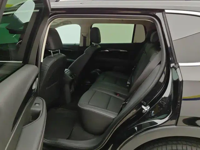 Buick Envision Plus — Фото автомобиля 11