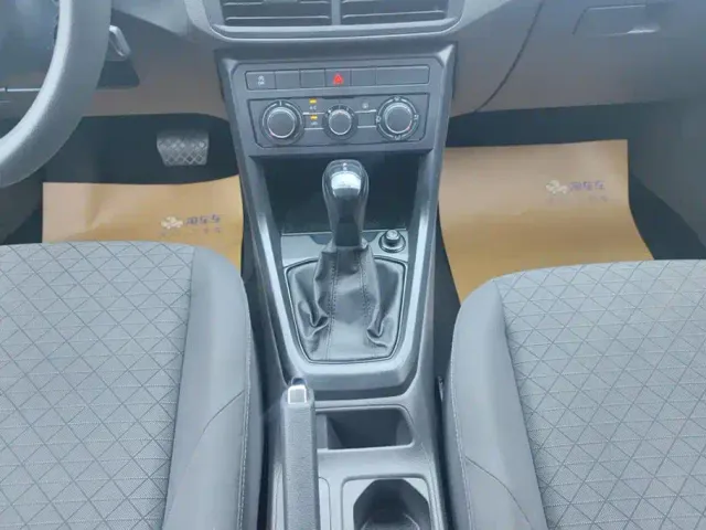 Volkswagen T-Cross — Фото автомобиля 16