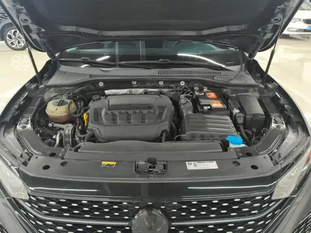 Volkswagen Passat — Фото автомобиля 10