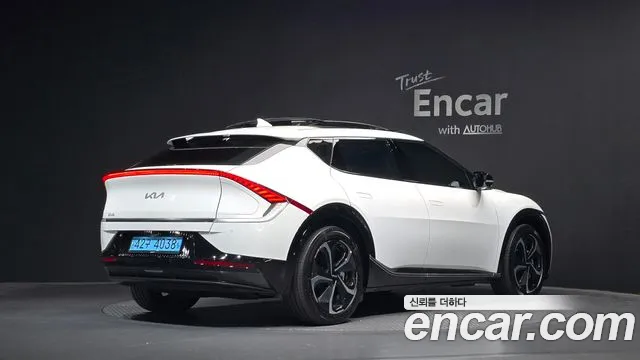 Kia EV6 — Фото автомобиля 2