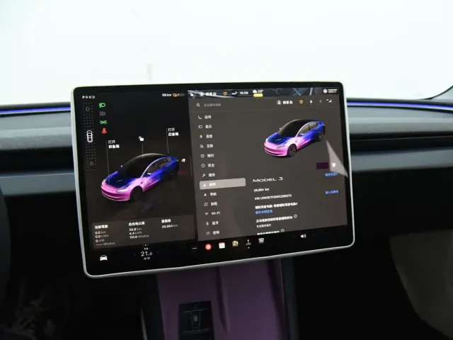 Tesla Model 3 — Фото автомобиля 9