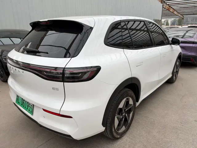Geely Galaxy E5 — Фото автомобиля 8