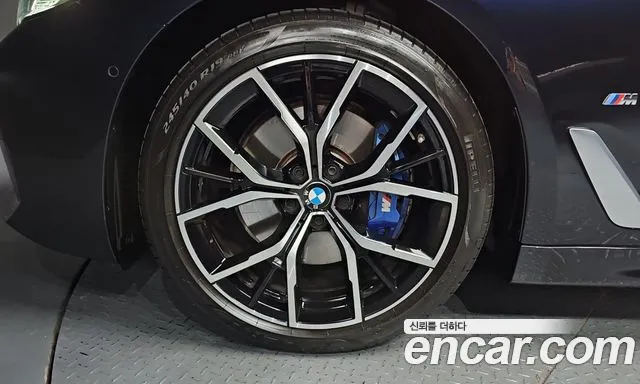 BMW 5 Series G30 — Фото автомобиля 5