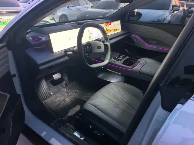 Geely Galaxy E8 — Фото автомобиля 4