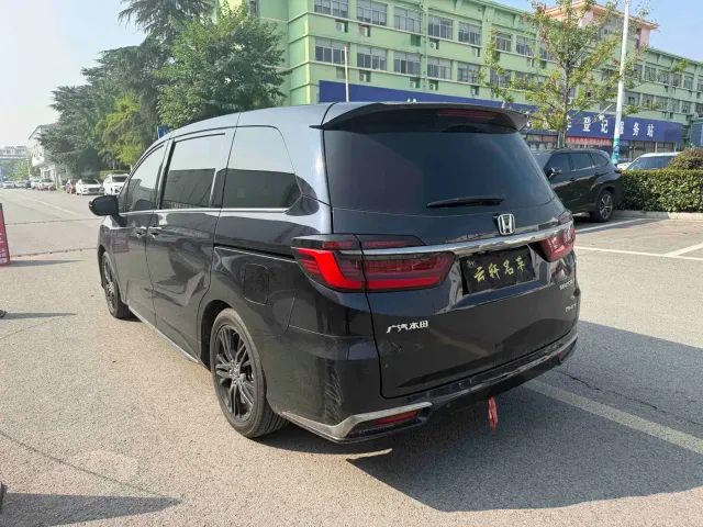 Honda Odyssey — Фото автомобиля 7