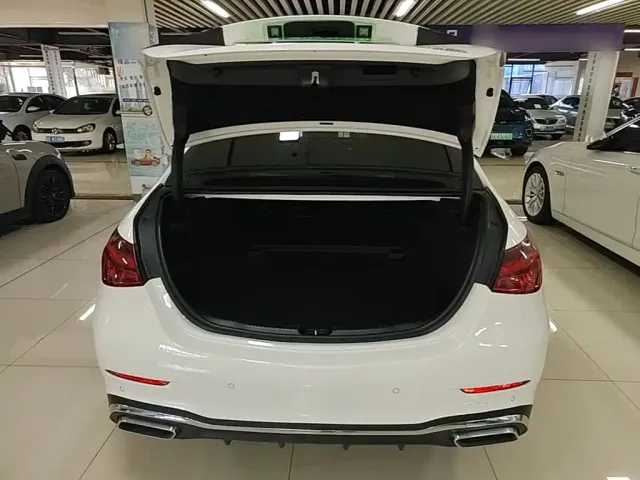 Mercedes-Benz C-Class — Фото автомобиля 18