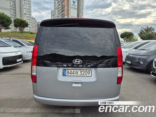 Hyundai Staria — Фото автомобиля 2