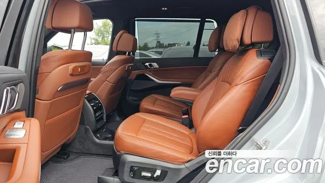 BMW X7 — Фото автомобиля 11