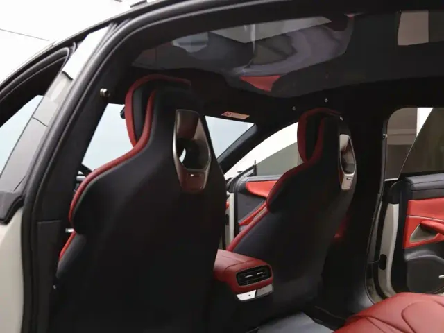 Xiaomi SU7 — Фото автомобиля 21