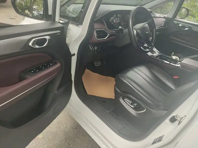 GAC Trumpchi M6 — Фото автомобиля 15
