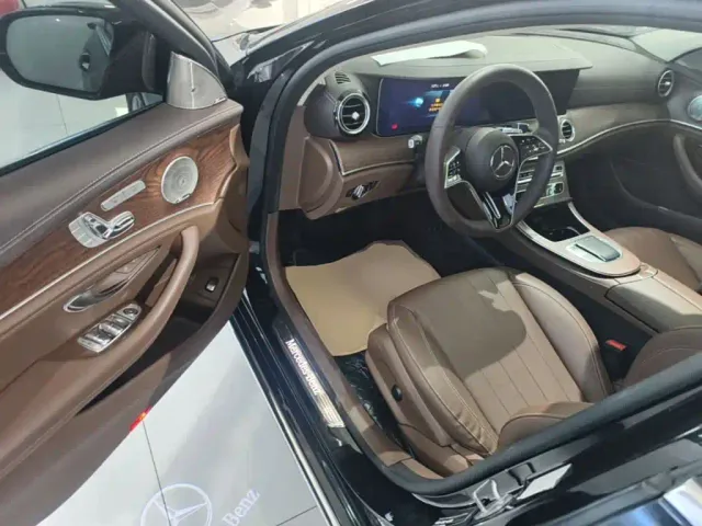 Mercedes-Benz E-Class — Фото автомобиля 15