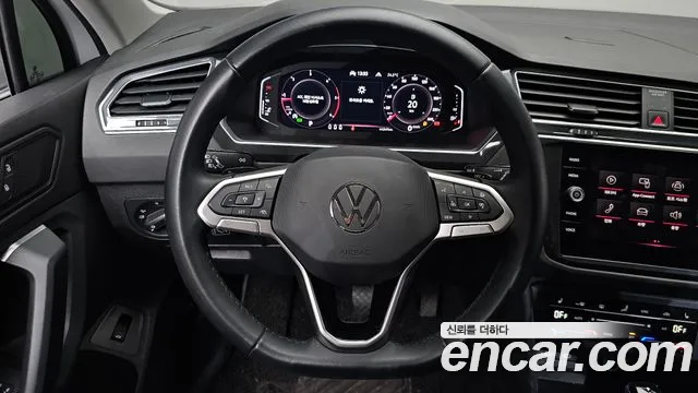 Volkswagen Tiguan Generation 2 — Фото автомобиля 13