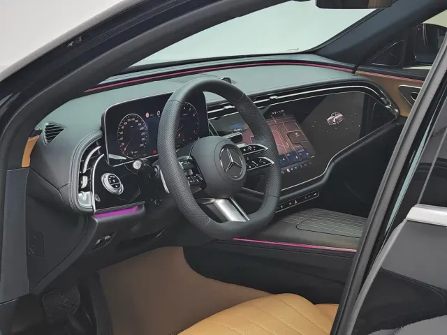Mercedes-Benz E-Class — Фото автомобиля 16