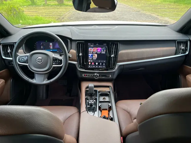 Volvo V90 — Фото автомобиля 9