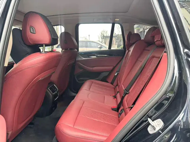 BMW iX3 — Фото автомобиля 5