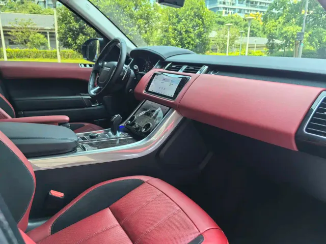 Land Rover Range Rover Sport — Фото автомобиля 9