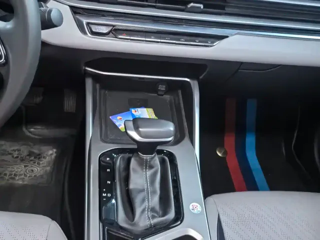 Geely Emgrand — Фото автомобиля 10