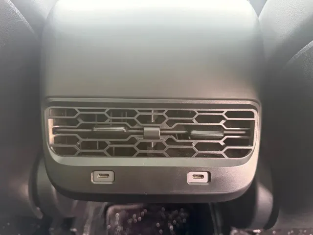 Tesla Model Y — Фото автомобиля 5