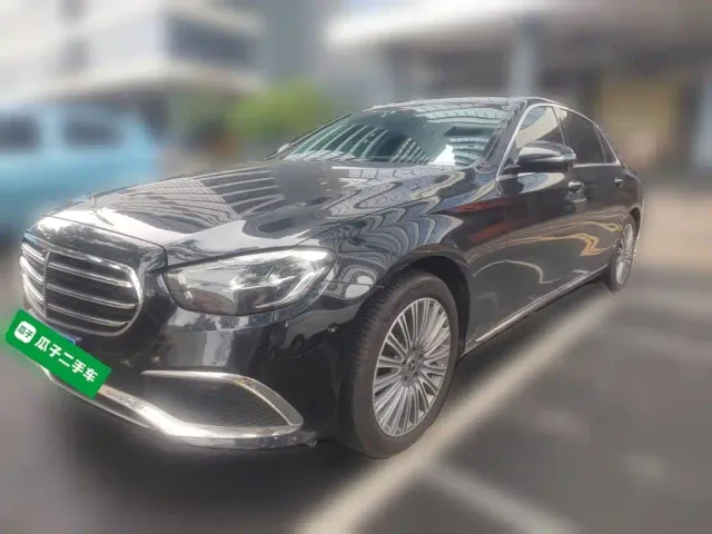 Фотография автомобиля — Mercedes-Benz E-Class
