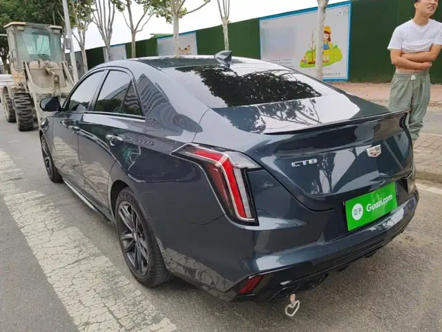 Cadillac CT4 — Фото автомобиля 4