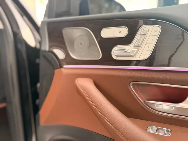 Mercedes-Benz GLE-Class — Фото автомобиля 24