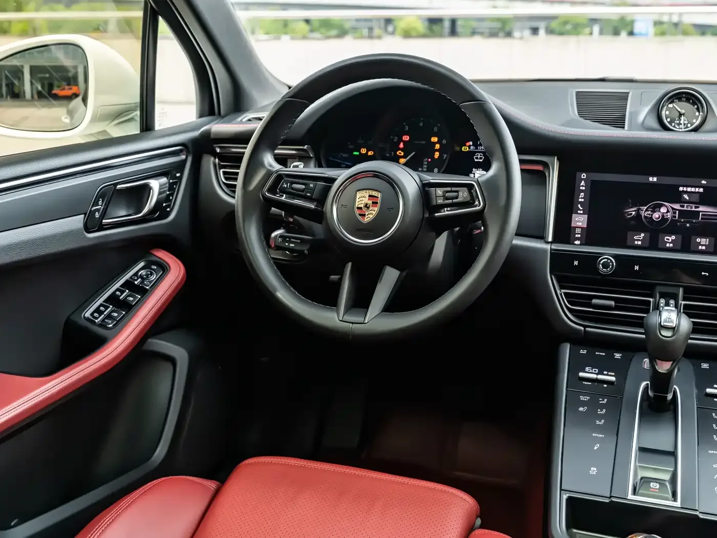 Porsche Macan 2023 Macan 2.0T — Фото автомобиля 21