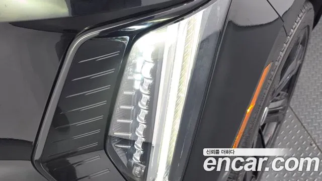 Cadillac Escalade — Фото автомобиля 7