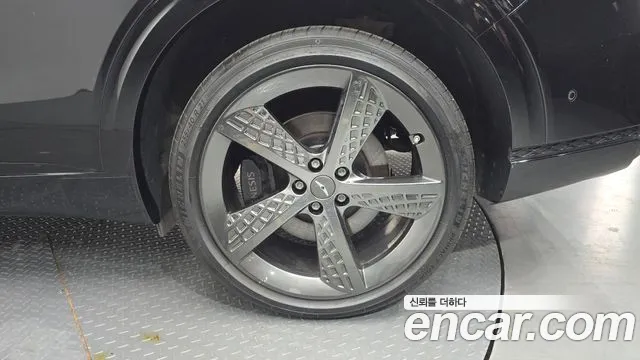 Genesis GV70 — Фото автомобиля 6