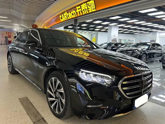 Mercedes-Benz E-Class — Фото автомобиля 3