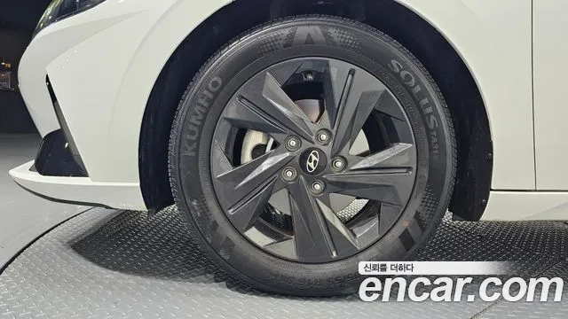 Hyundai Avante CN7 — Фото автомобиля 5