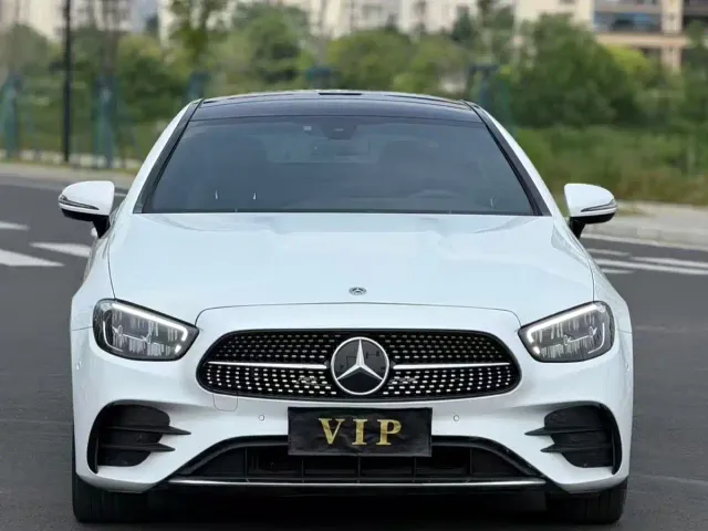 Mercedes-Benz E-Class — Фото автомобиля 2