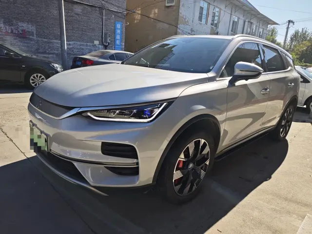 Фотография автомобиля — BYD Tang