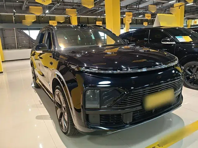 Li Auto L9 — Фото автомобиля 3
