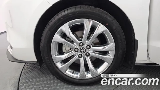 Toyota Sienna — Фото автомобиля 5