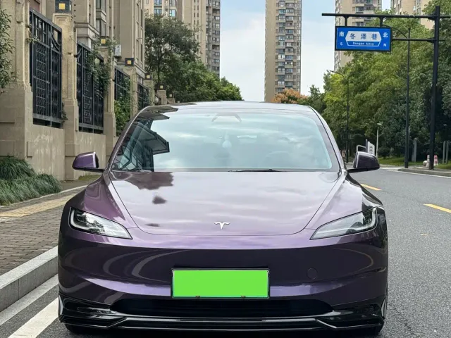 Tesla Model 3 — Фото автомобиля 3