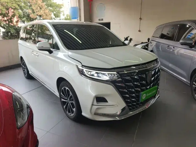 Roewe iMAX8 — Фото автомобиля 3