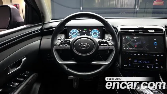 Hyundai Tucson Tucson (NX4) Дизель 2.0 2WD — Фото автомобиля 12