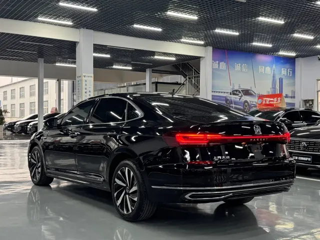 Volkswagen Passat — Фото автомобиля 8