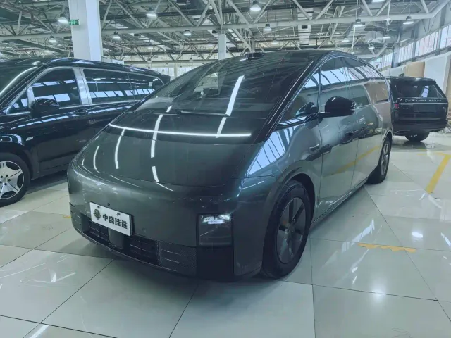 Фотография автомобиля — Li Auto MEGA