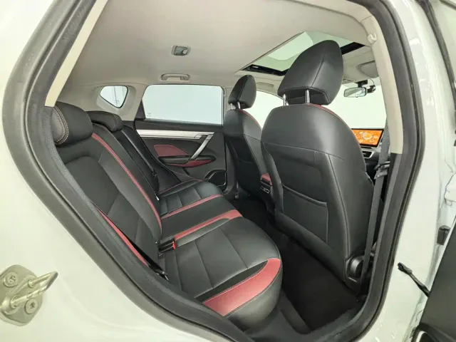 Geely Binyue — Фото автомобиля 11