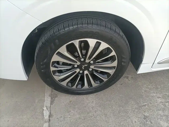 Wuling Jiachen — Фото автомобиля 22