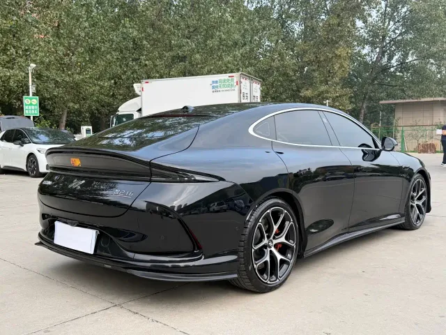 IM Motors L6 — Фото автомобиля 19