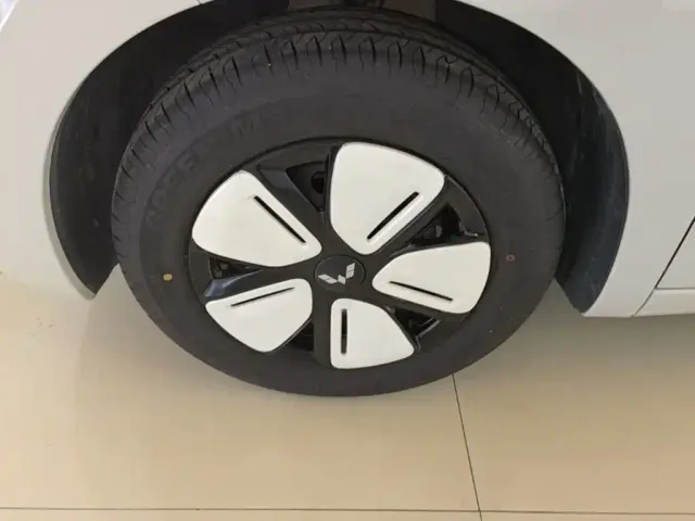 Wuling Motors Hongguang MINIEV 2025 4-Door Advanced — Фото автомобиля 22